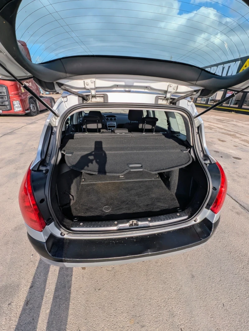 Peugeot 308 1.6 HDi Business комби, снимка 15 - Автомобили и джипове - 53013646