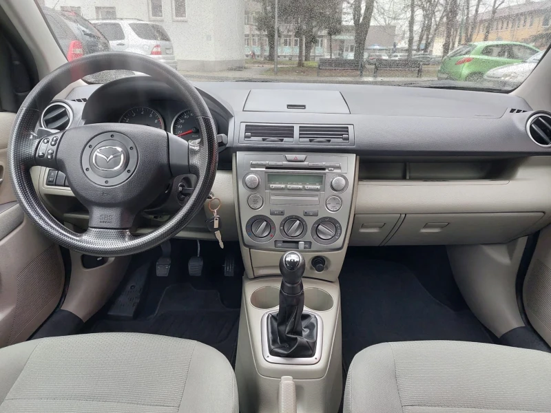 Mazda 2 1.3 102000км , снимка 8 - Автомобили и джипове - 53478502