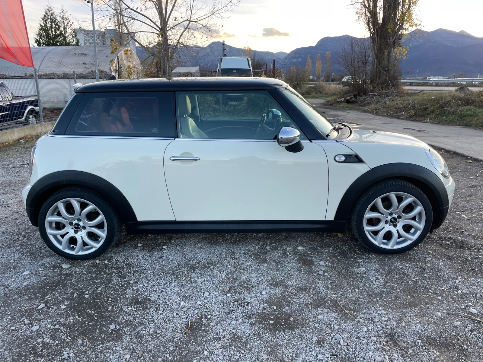 Mini Cooper s 1.6HDI-109-PANORAMA-ITALIA - изображение 4