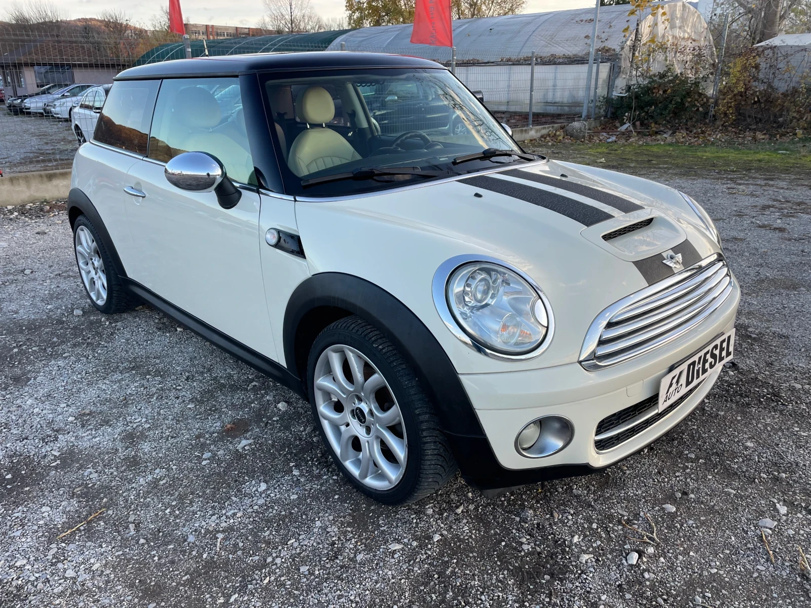 Mini Cooper s 1.6HDI-109-PANORAMA-ITALIA - изображение 3