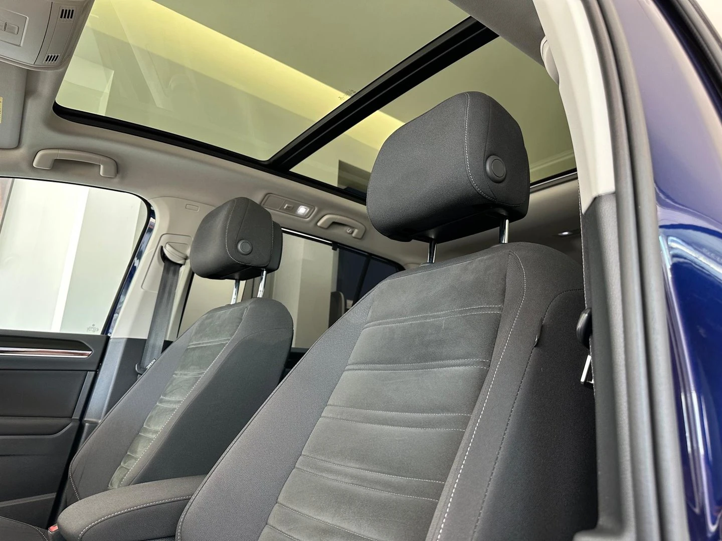 VW Touran Highline 2.0TDI SCR BMT DSG - изображение 7