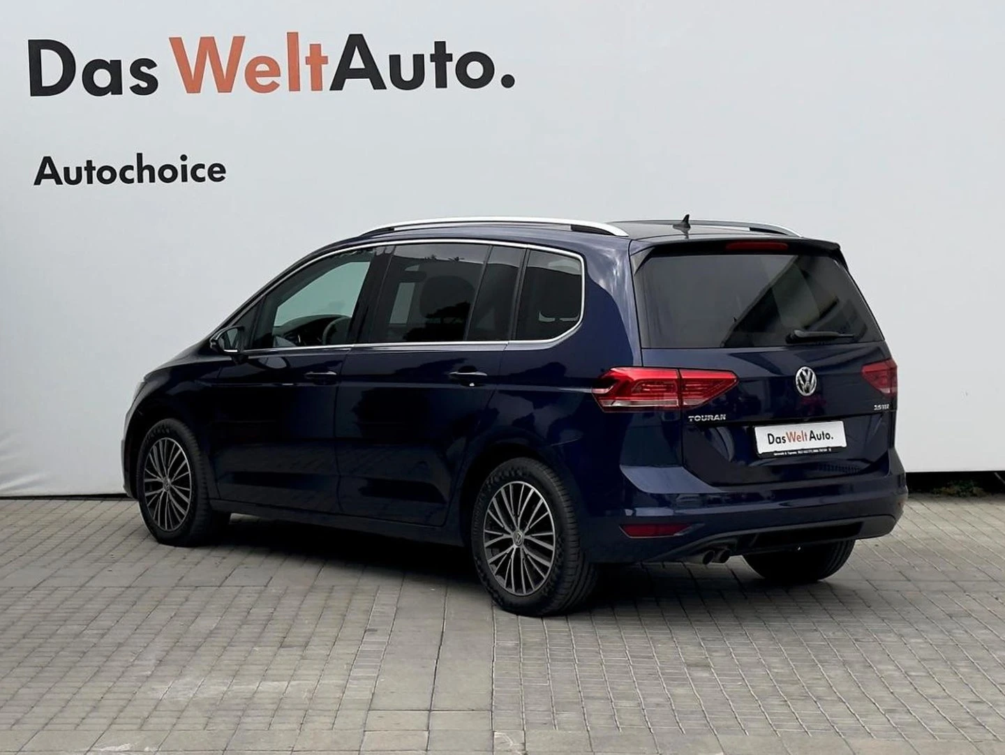 VW Touran Highline 2.0TDI SCR BMT DSG - изображение 4