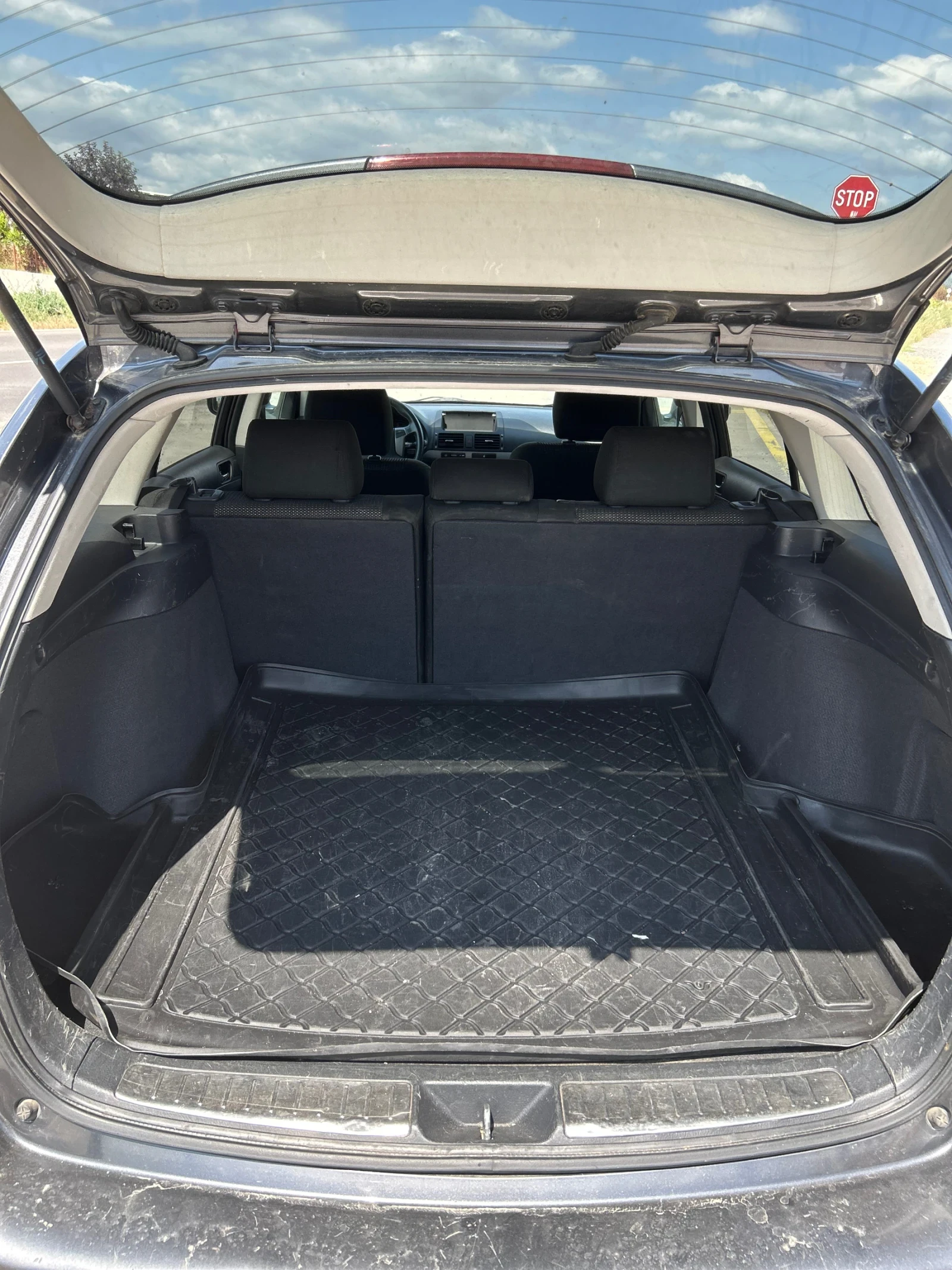Toyota Avensis 2.2D4D -CAT - изображение 8
