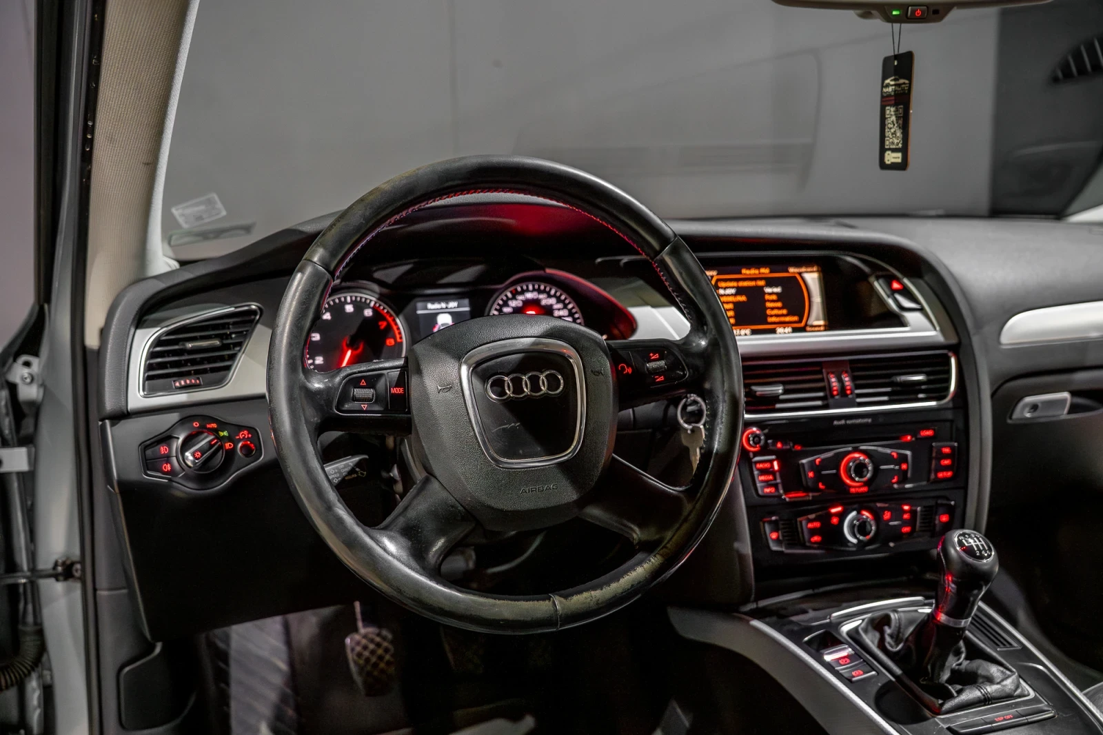 Audi A4 1.8 T / LED / TEMPOMAT / SHADOW LINE /  - изображение 10
