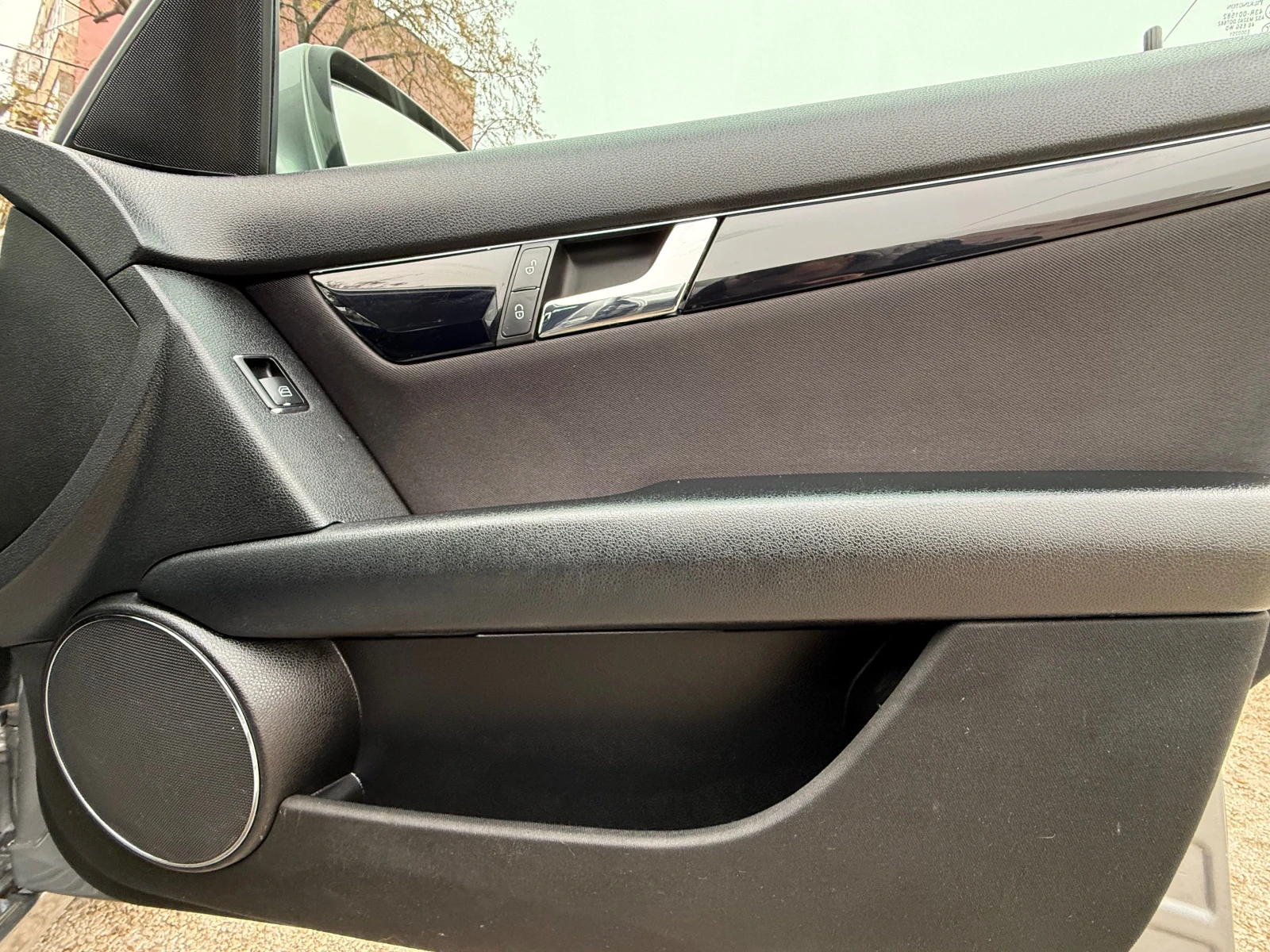 Mercedes-Benz C 200        | Mobile.bg   15