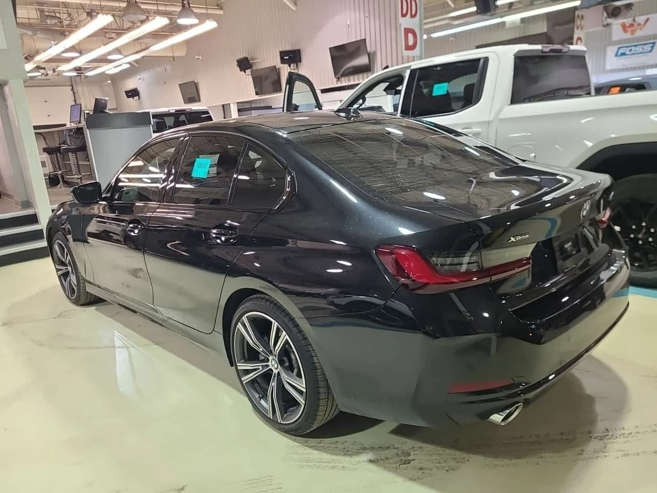 BMW 330 XDRIVE| 2 KЛЮЧА| АМБИЕНТ| CARFAX| , снимка 4 - Автомобили и джипове - 53985389