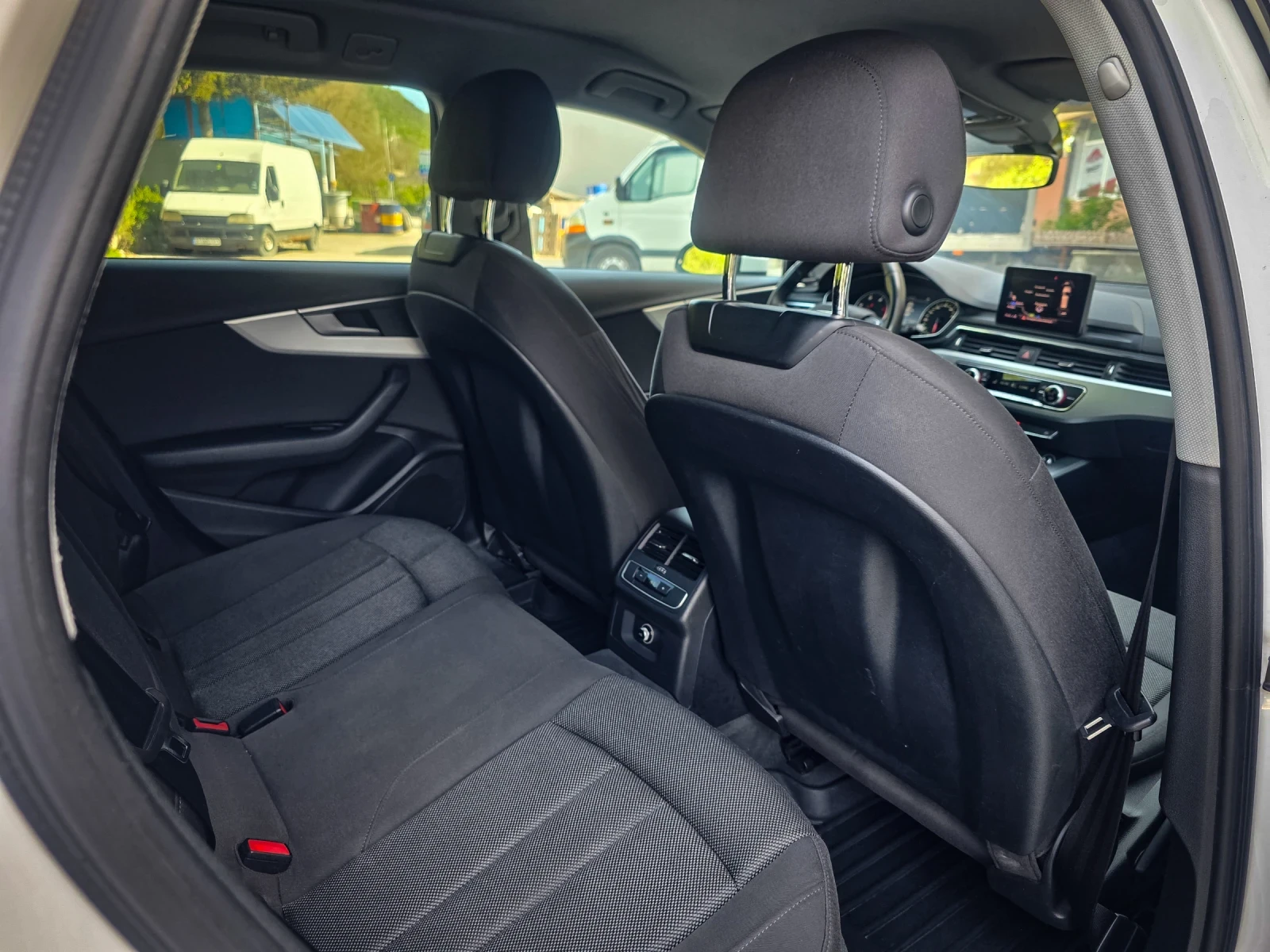 Audi A4 = 2.0TDI= FACELIFT= , снимка 9 - Автомобили и джипове - 54344809