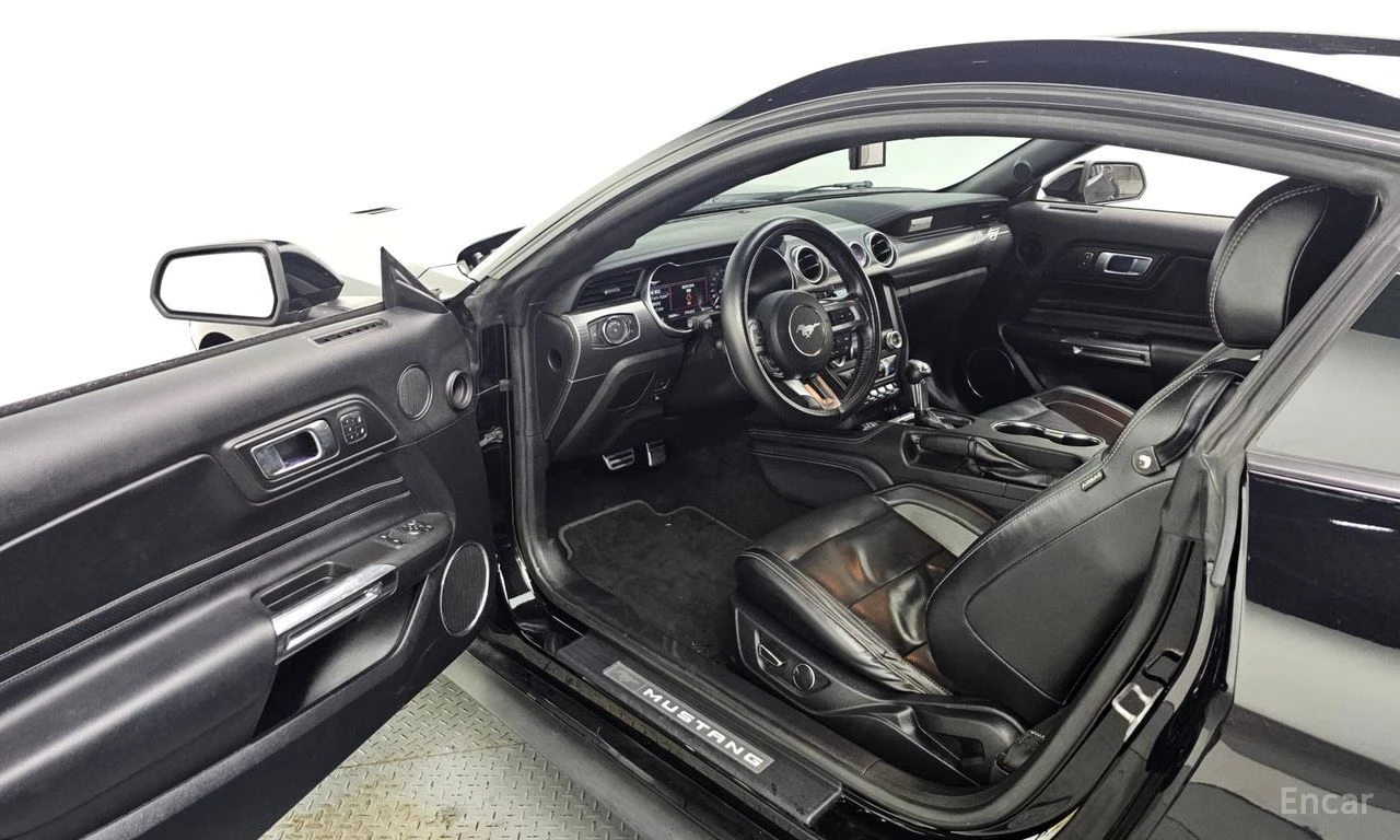 Ford Mustang ДИГИТАЛНО* ТАБЛО* ПОДГРЕВ* ОБДУХВАНЕ* КАМЕРА, снимка 6 - Автомобили и джипове - 54372669
