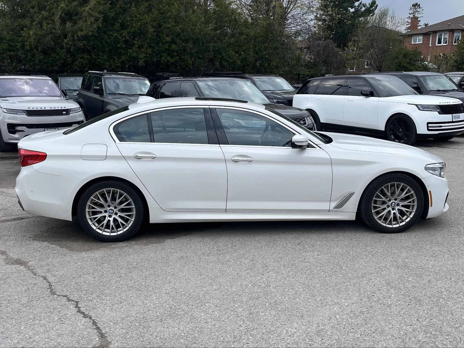 BMW 540 ФИКСИРАНА ЦЕНА* МАСАЖИ* ОБДУХВАНЕ* ВАКУУМ* M PACK*, снимка 4 - Автомобили и джипове - 54594401