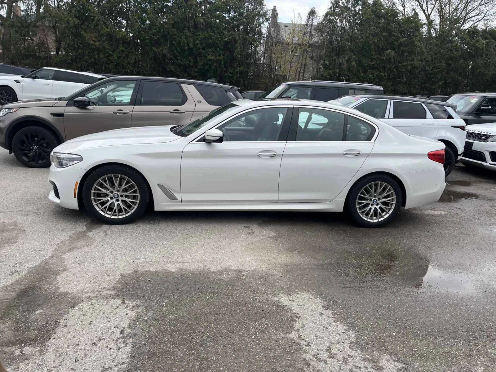 BMW 540 ФИКСИРАНА ЦЕНА* МАСАЖИ* ОБДУХВАНЕ* ВАКУУМ* M PACK*, снимка 3 - Автомобили и джипове - 54594401