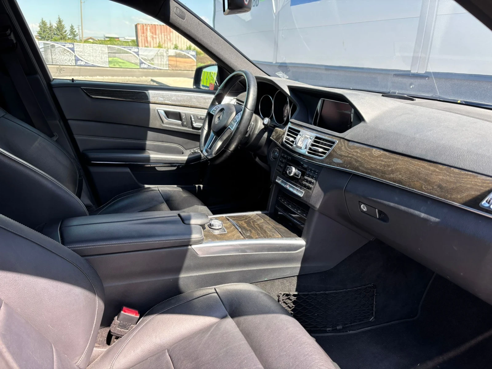 Mercedes-Benz E 350 CDI * AMG* 9G-Tronic* PARK-ASSIST* Камери-360* Под, снимка 13 - Автомобили и джипове - 54681166