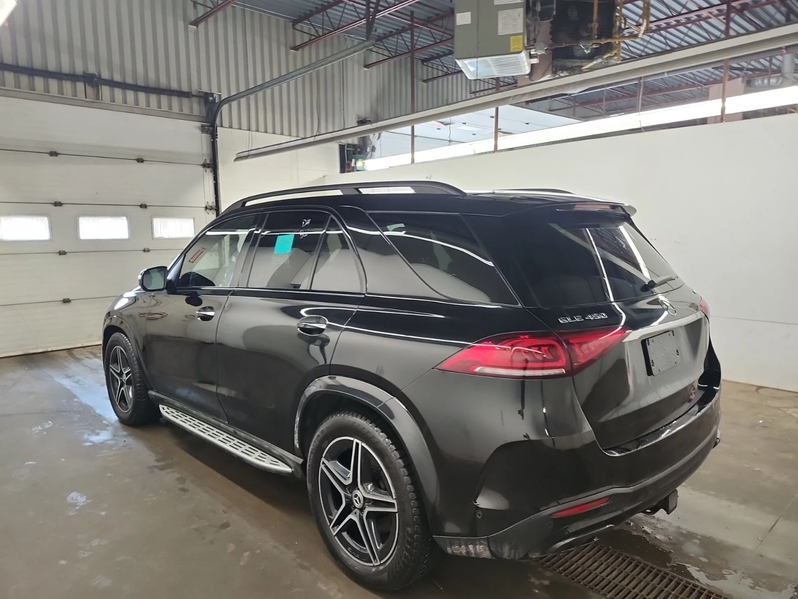 Mercedes-Benz GLE 450 AMG * 360КАМЕРА * БЕЗ ИНЦИДЕНТ * СЕРВИЗНА ИСТОРИЯ , снимка 4 - Автомобили и джипове - 54807669