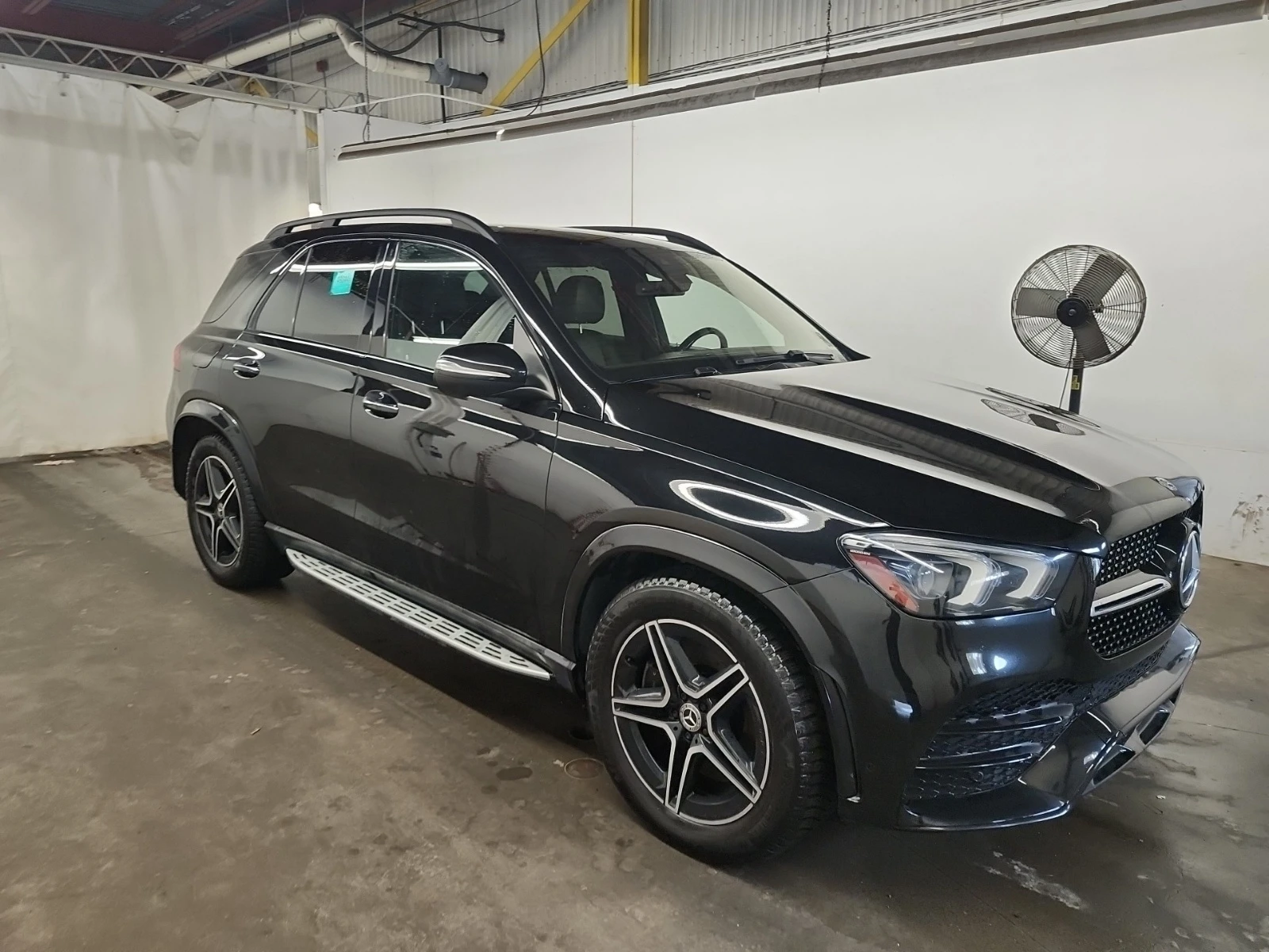 Mercedes-Benz GLE 450 AMG * 360КАМЕРА * БЕЗ ИНЦИДЕНТ * СЕРВИЗНА ИСТОРИЯ , снимка 2 - Автомобили и джипове - 54807669
