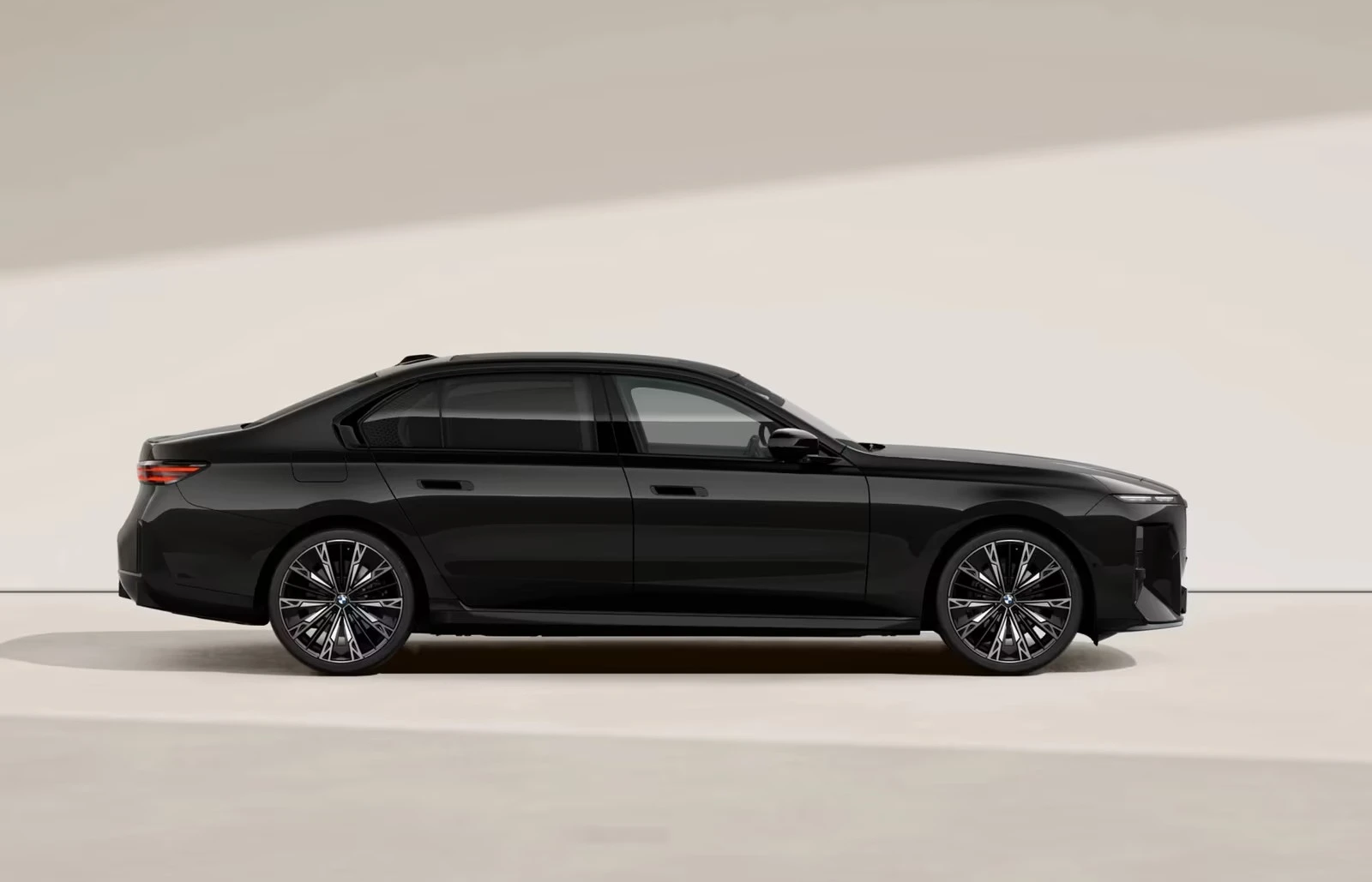 BMW 740 Msport B&W TV Rearcomfort , снимка 3 - Автомобили и джипове - 54954127