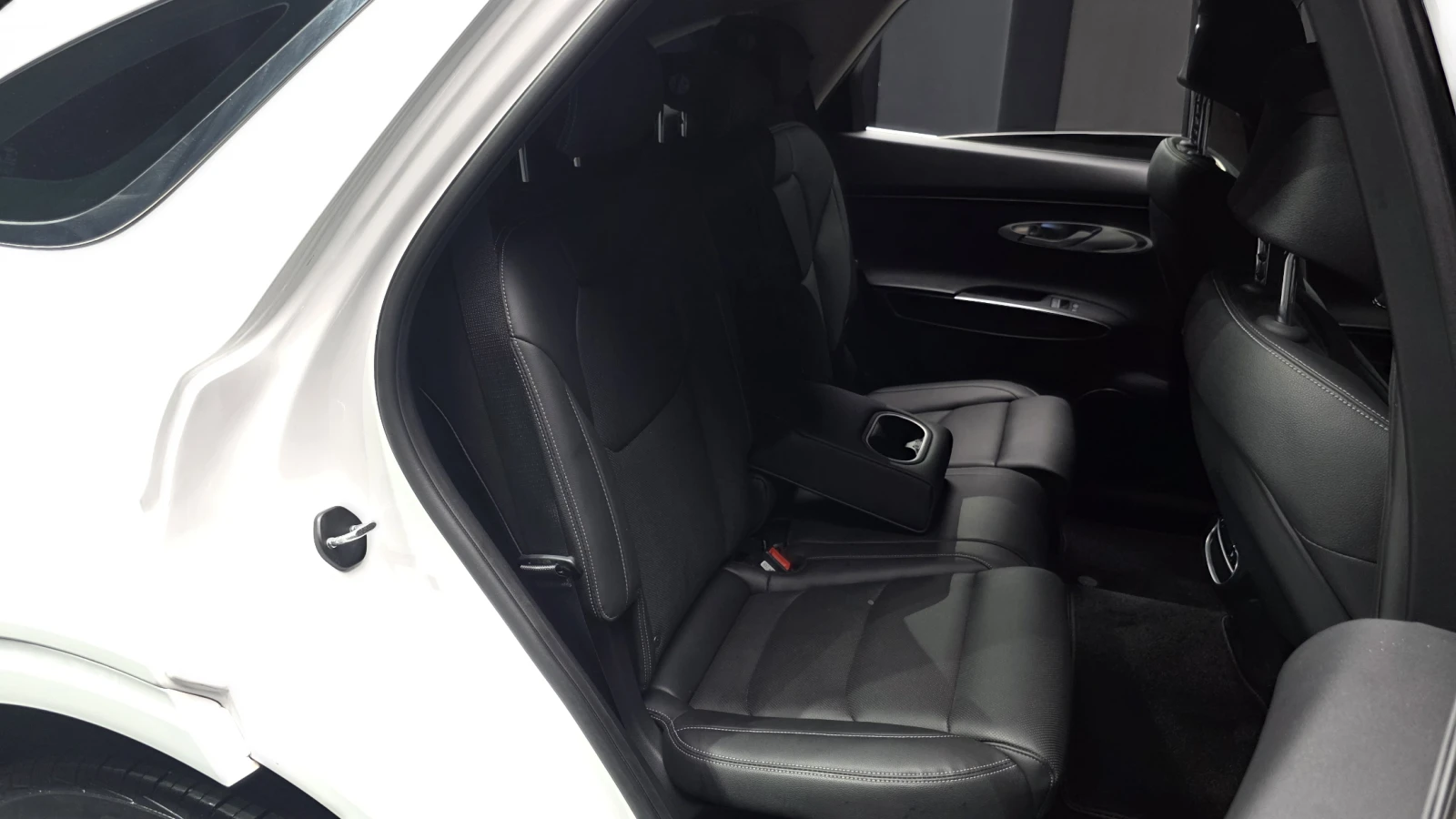 Genesis GV70 2.5* BLIND SPOT* 360* HUD* ЕЛ. БАГАЖНИК* КРАЙНА ЦЕ, снимка 12 - Автомобили и джипове - 55243513