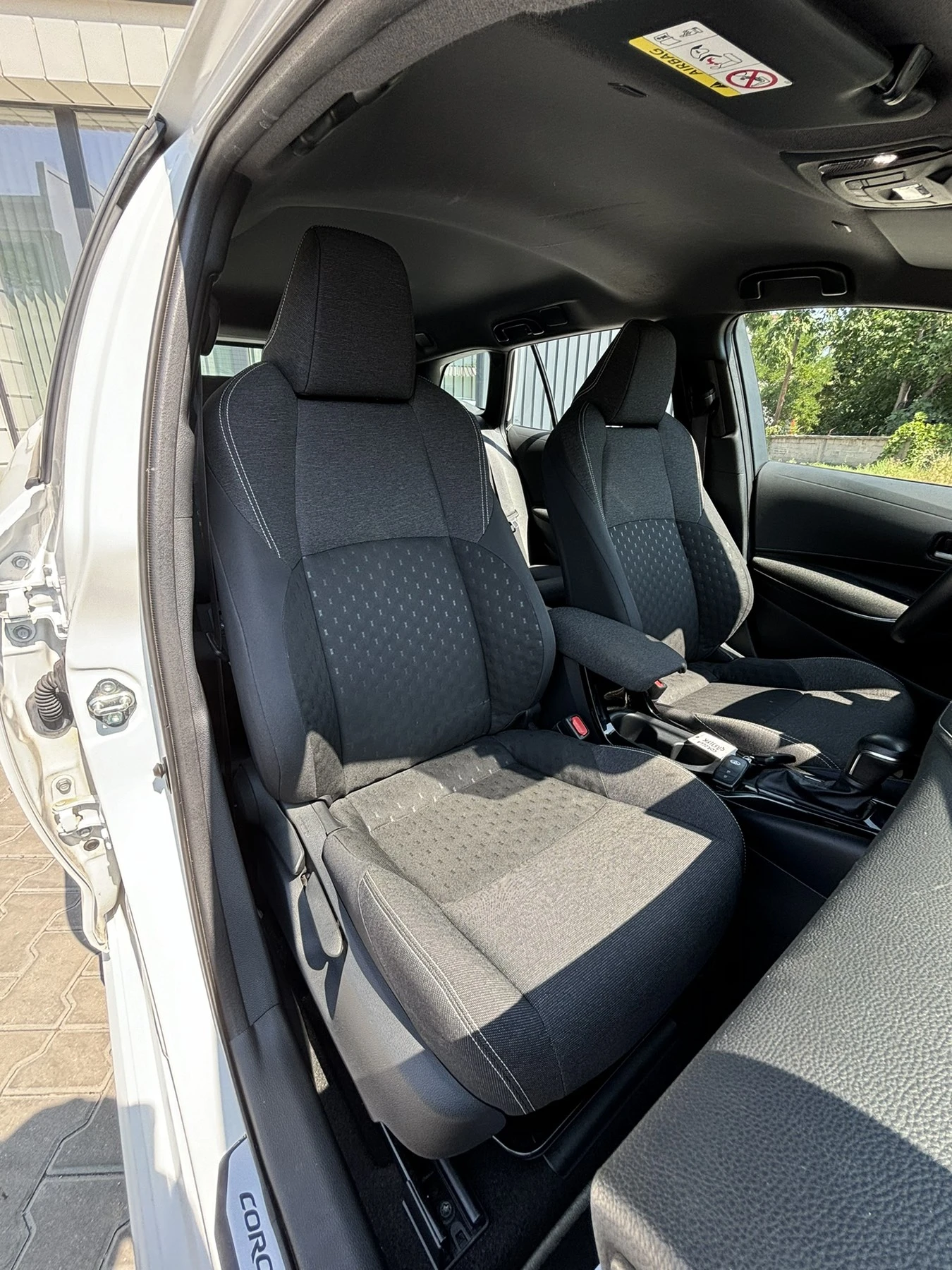 Toyota Corolla MY23 1.8 HSD DYNAMIC, снимка 14 - Автомобили и джипове - 55594783