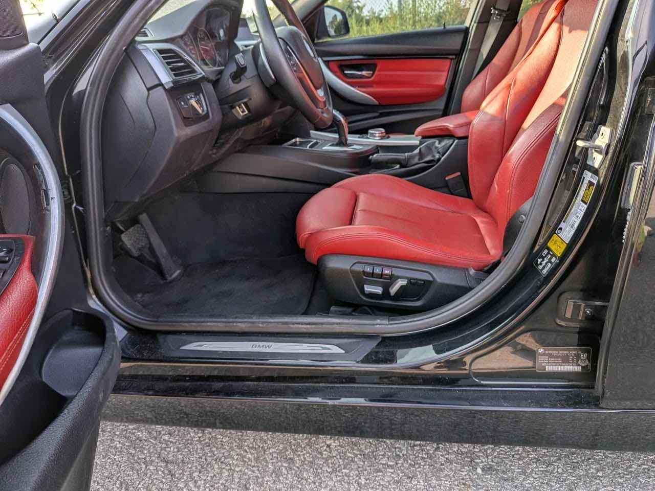 BMW 330 XDRIVE* ПОДГРЕВ* ШИБИДАХ* CARFAX , снимка 9 - Автомобили и джипове - 56060320