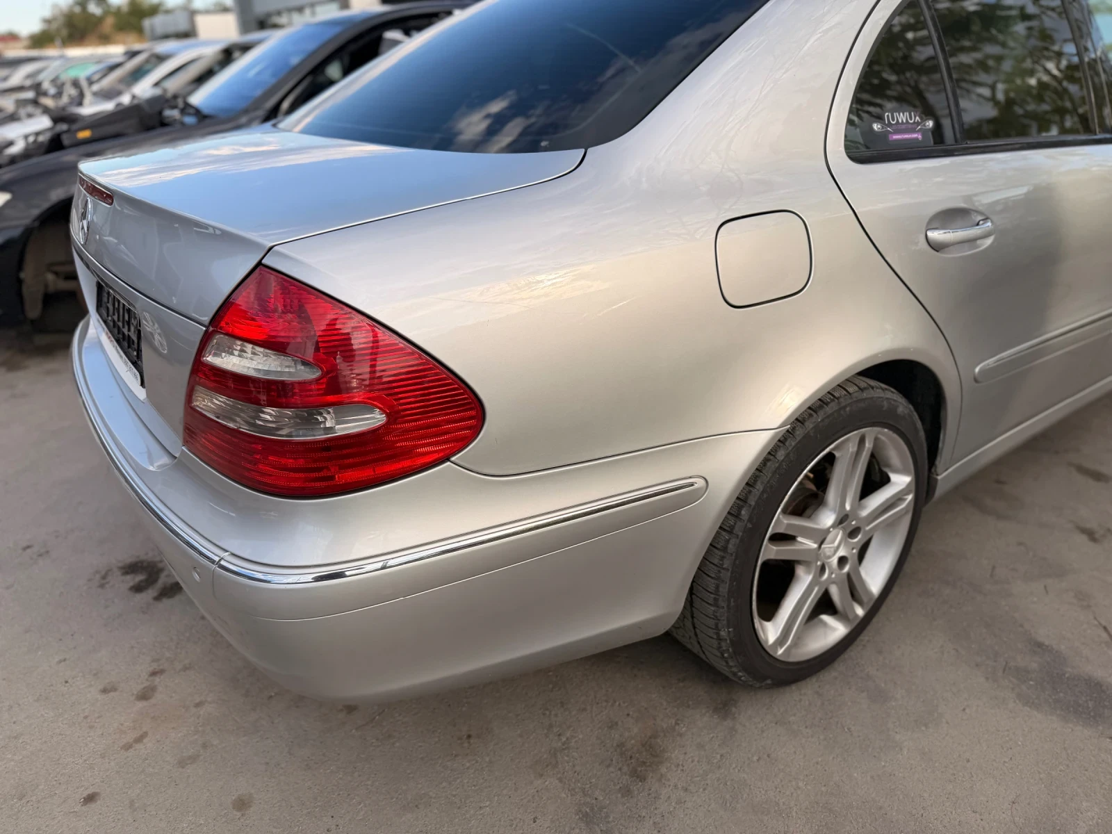 Mercedes-Benz E 320 Ново сбц, снимка 14 - Автомобили и джипове - 56060617