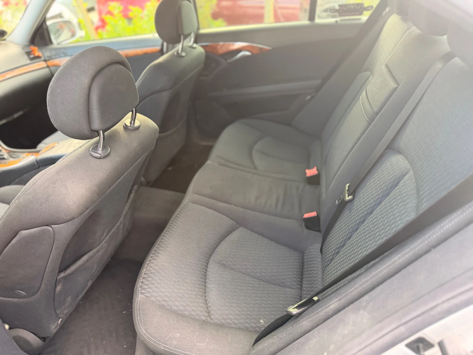 Mercedes-Benz E 320 Ново сбц, снимка 9 - Автомобили и джипове - 56060617