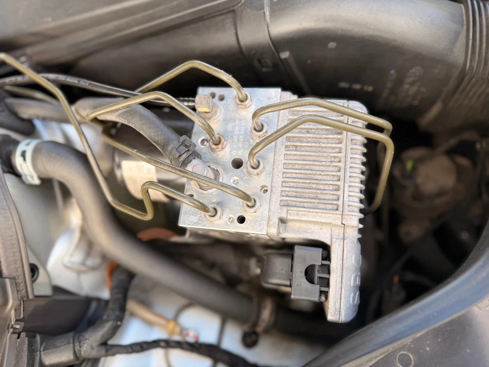 Mercedes-Benz E 320 Ново сбц, снимка 3 - Автомобили и джипове - 56060617