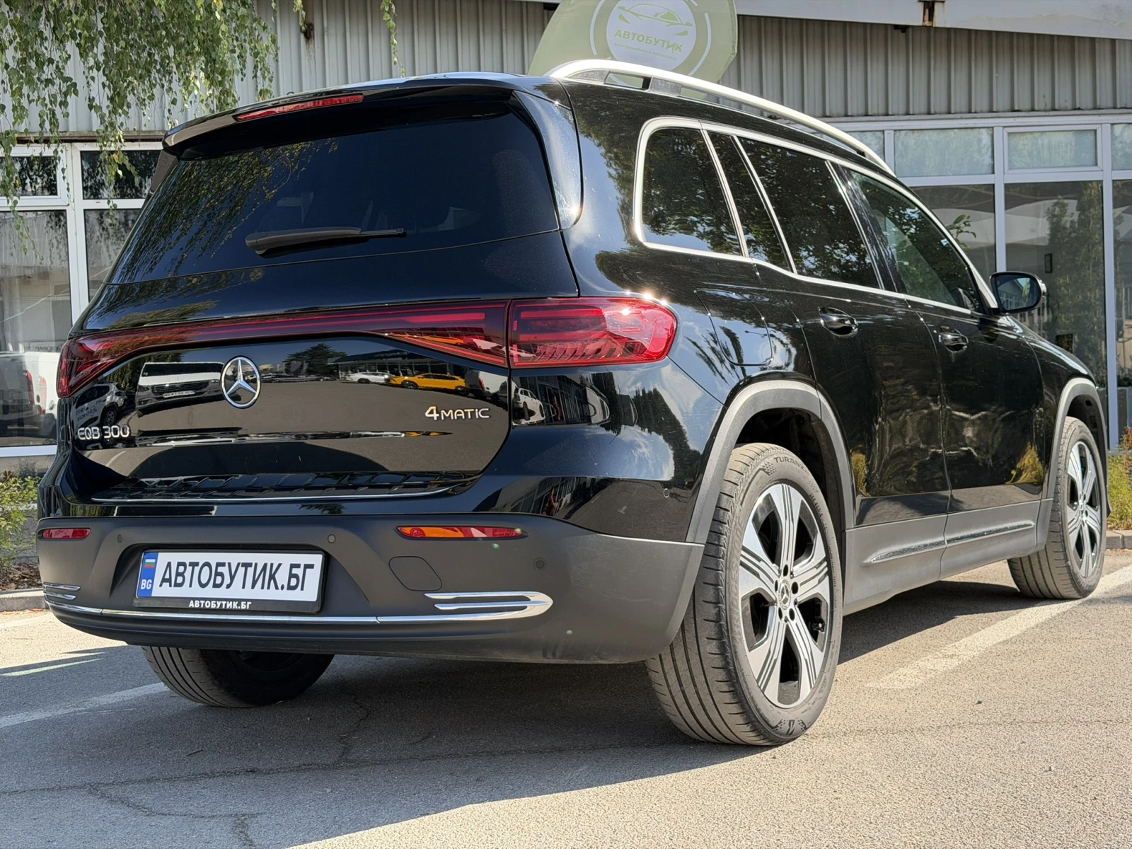 Mercedes-Benz EQB 300 4MATIC Progressive, снимка 4 - Автомобили и джипове - 56129061