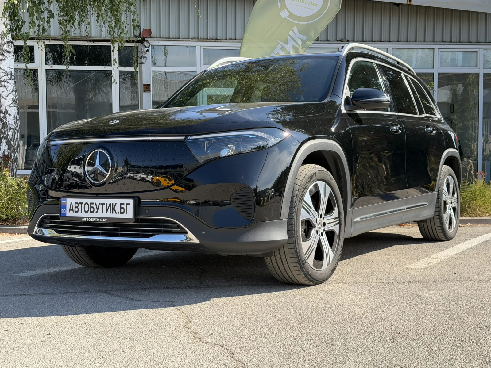 Mercedes-Benz EQB 300 4MATIC Progressive, снимка 3 - Автомобили и джипове - 56129061