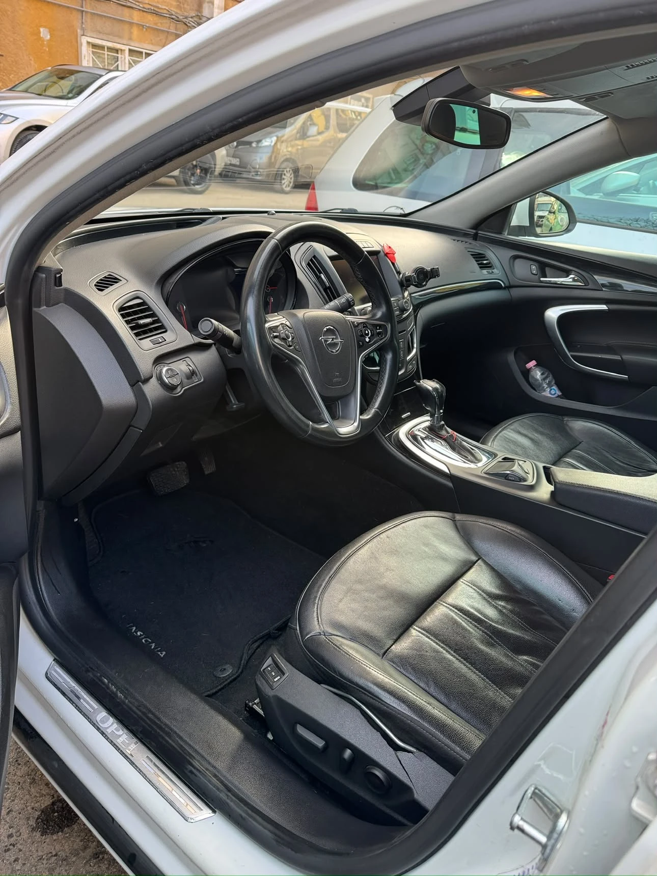 Opel Insignia Sports Tourer, снимка 10 - Автомобили и джипове - 56348600