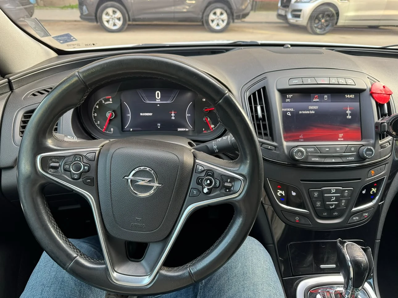 Opel Insignia Sports Tourer, снимка 8 - Автомобили и джипове - 56348600