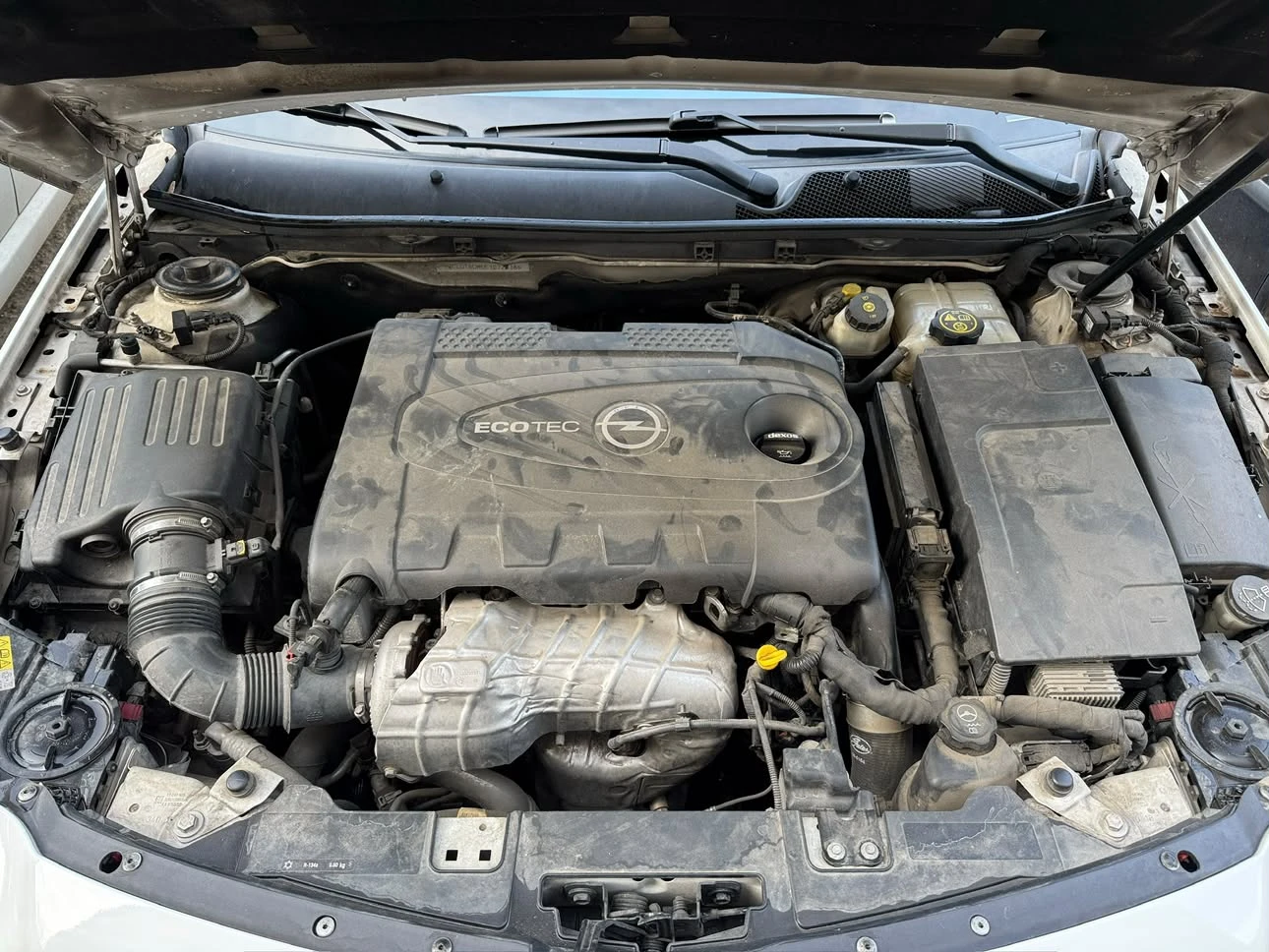 Opel Insignia Sports Tourer, снимка 7 - Автомобили и джипове - 56348600