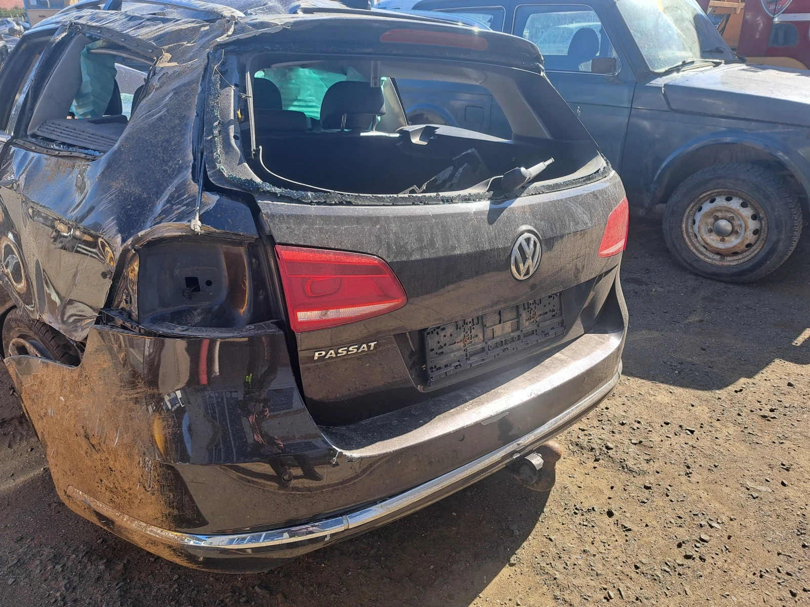 VW Passat, снимка 6 - Автомобили и джипове - 56436611