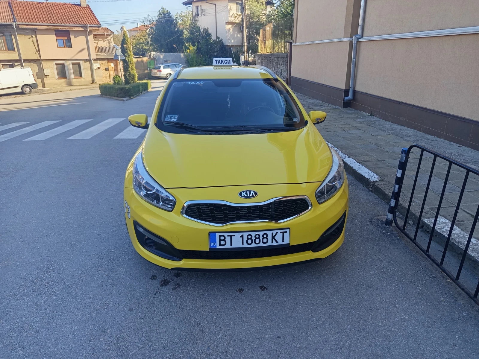Kia Ceed, снимка 2 - Автомобили и джипове - 56599924