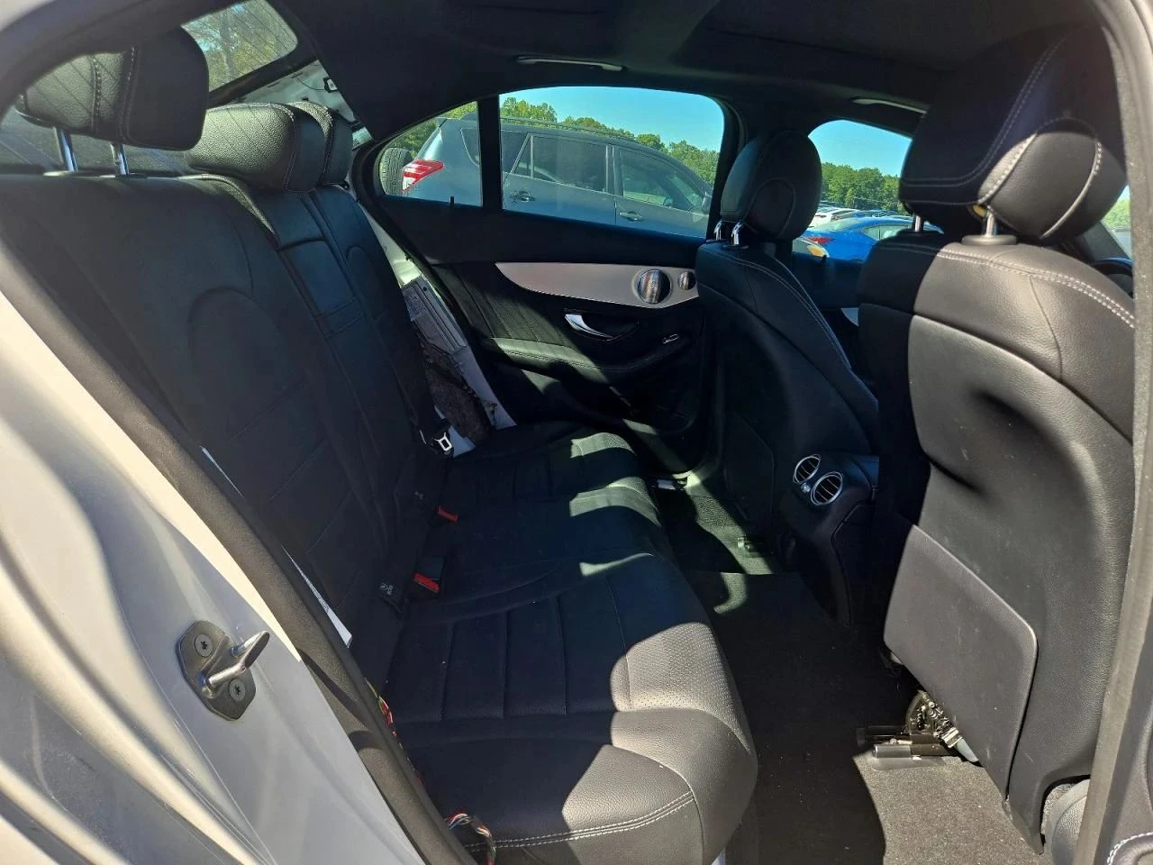 Mercedes-Benz C 300, снимка 10 - Автомобили и джипове - 56713534