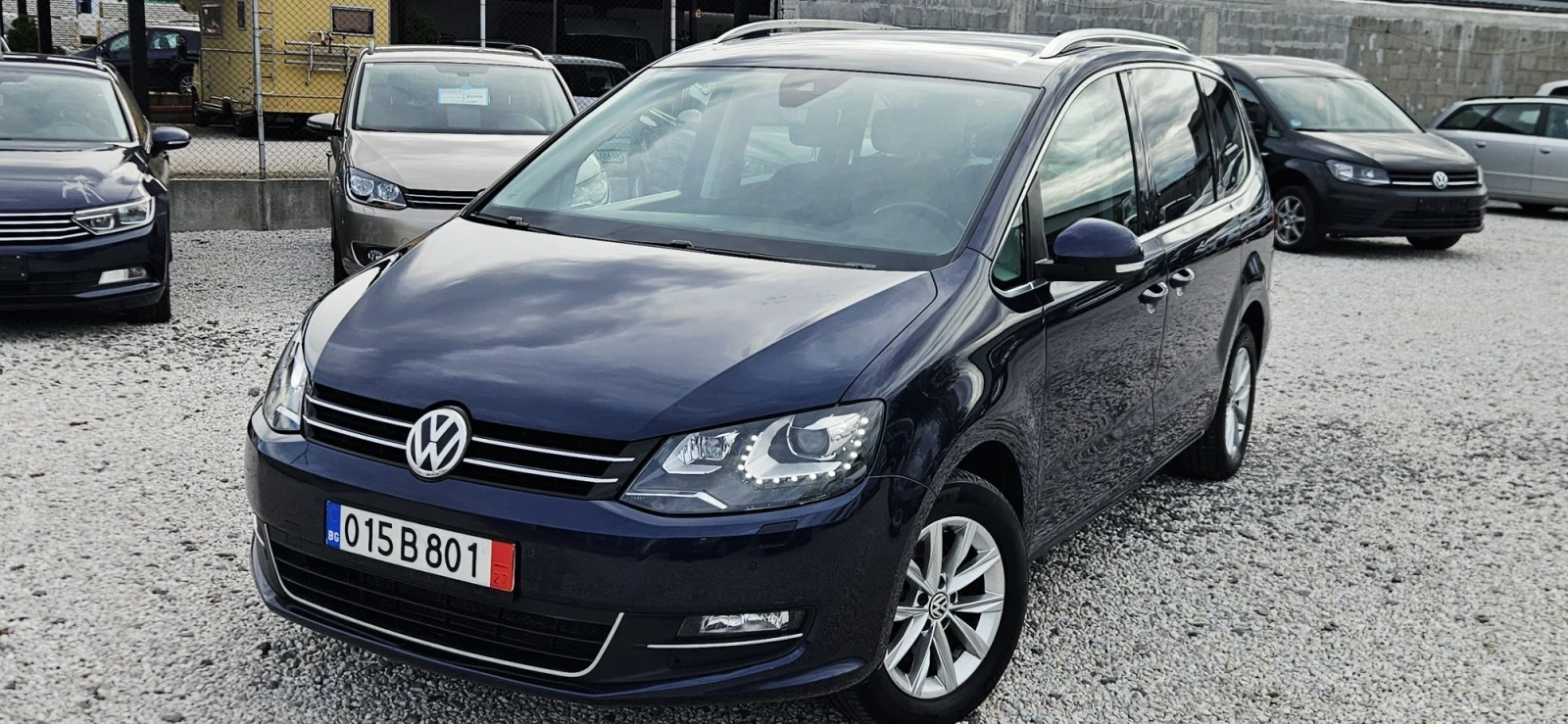 VW Sharan Дистроник* НАВИ* ЛЕД* FACELIFT* KEYLESS* KAMERA* 2, снимка 17 - Автомобили и джипове - 56713566