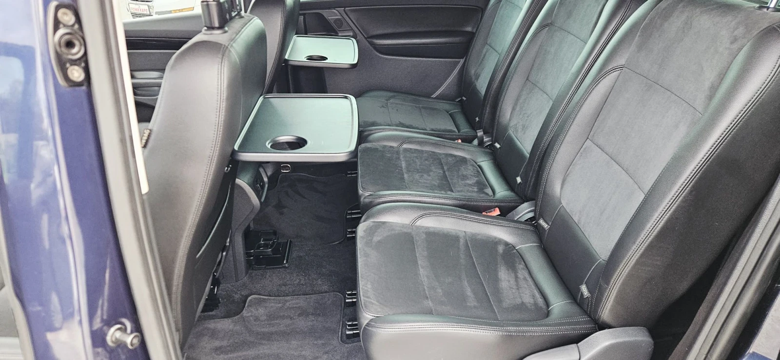 VW Sharan Дистроник* НАВИ* ЛЕД* FACELIFT* KEYLESS* KAMERA* 2, снимка 12 - Автомобили и джипове - 56713566