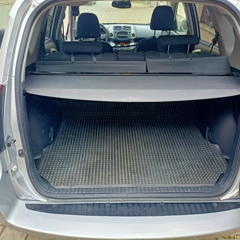 Toyota Rav4 2.2 d4d, снимка 6 - Автомобили и джипове - 52456083