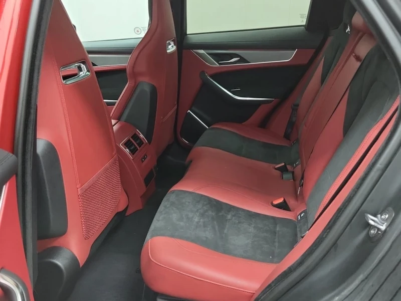 Jaguar F-PACE P550 SVR  CARFAX, снимка 12 - Автомобили и джипове - 53120753