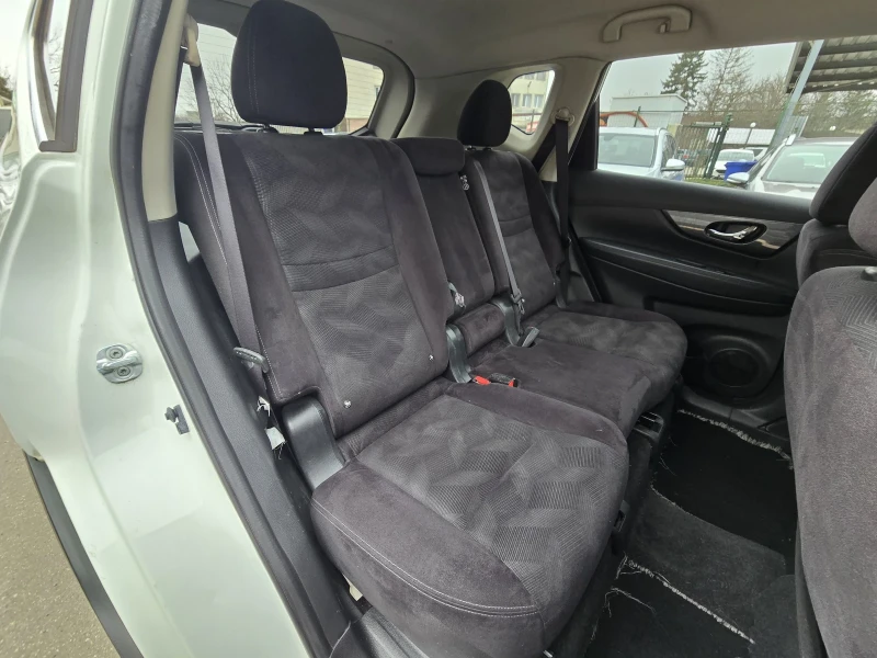 Nissan X-trail 1.6D 131 к.с Топ състояние , снимка 14 - Автомобили и джипове - 53468201