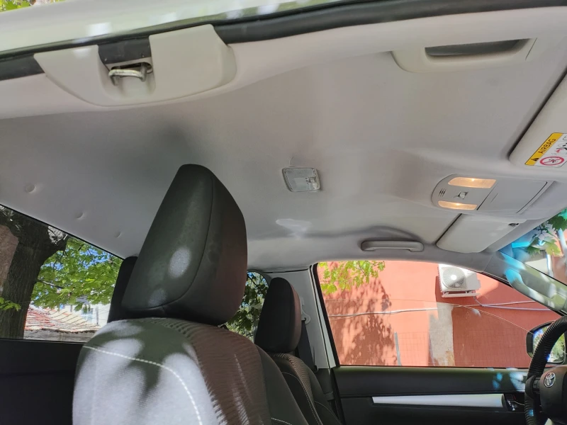 Toyota Hilux 2.4 d4d, снимка 12 - Автомобили и джипове - 53504635