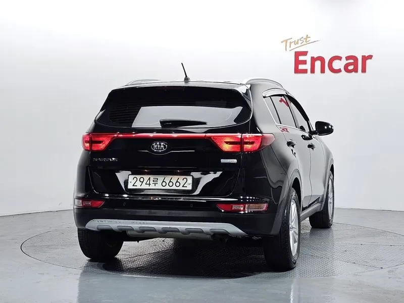 Kia Sportage 2.0 2WD, снимка 4 - Автомобили и джипове - 55789274