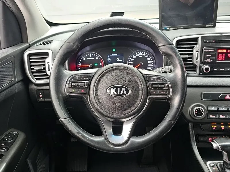 Kia Sportage 2.0 2WD, снимка 13 - Автомобили и джипове - 55789274