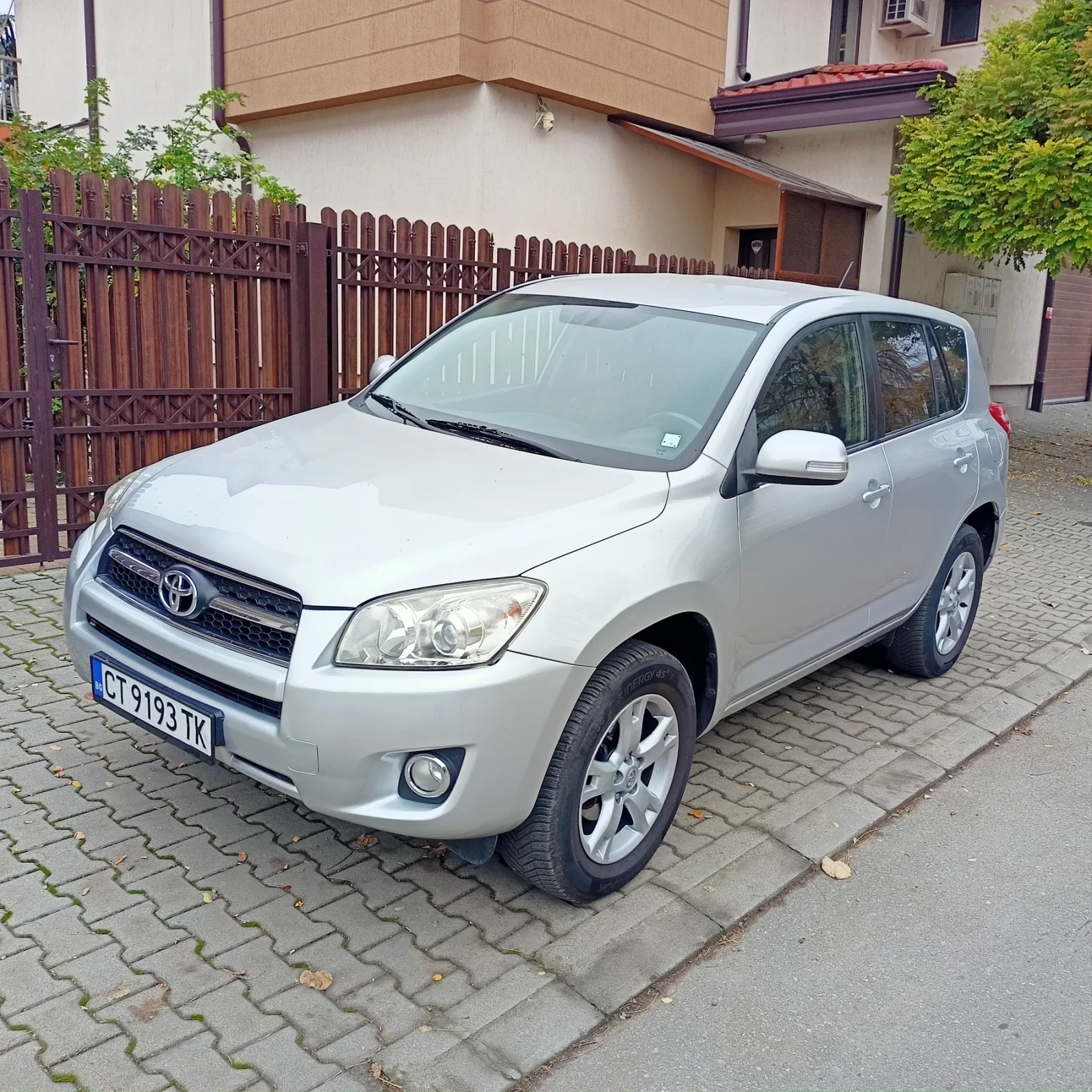 Toyota Rav4 2.2 d4d, снимка 1