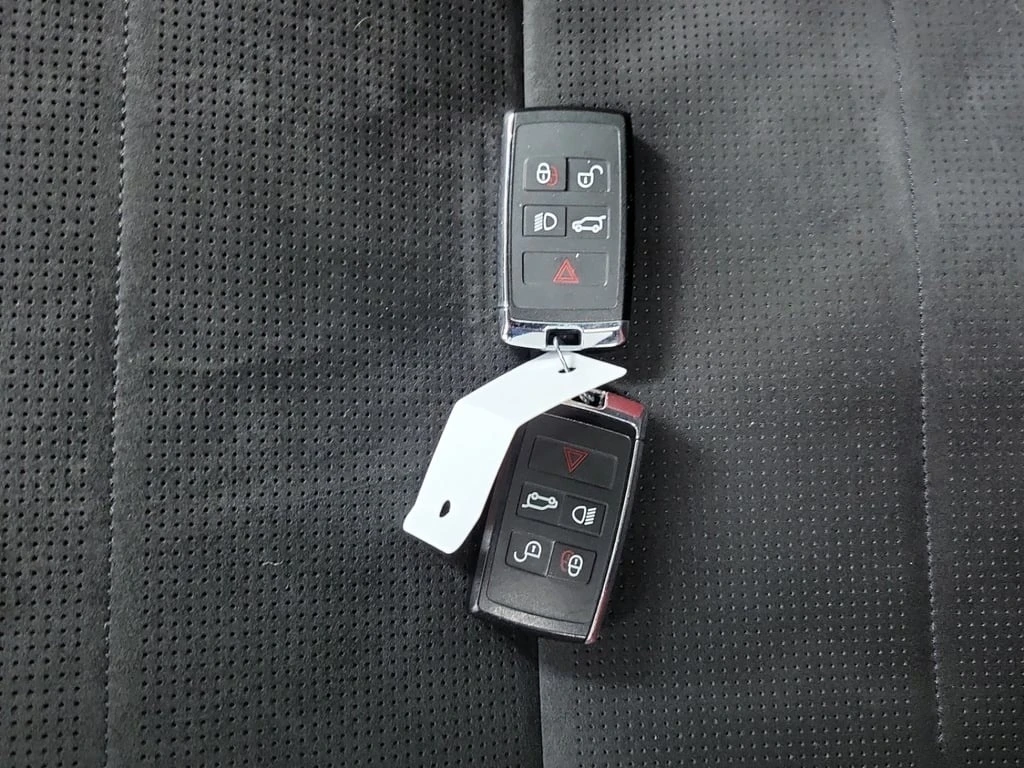 Jaguar F-PACE P550 SVR  CARFAX | Mobile.bg � ����������� 11