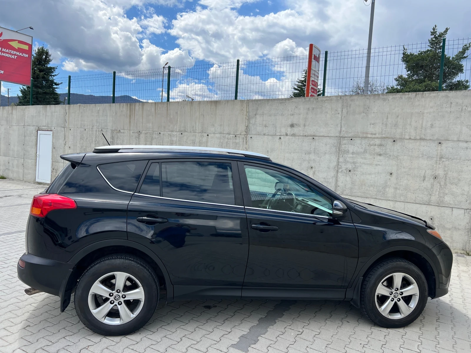 Toyota Rav4 2.5L XLE 4x4 - изображение 8