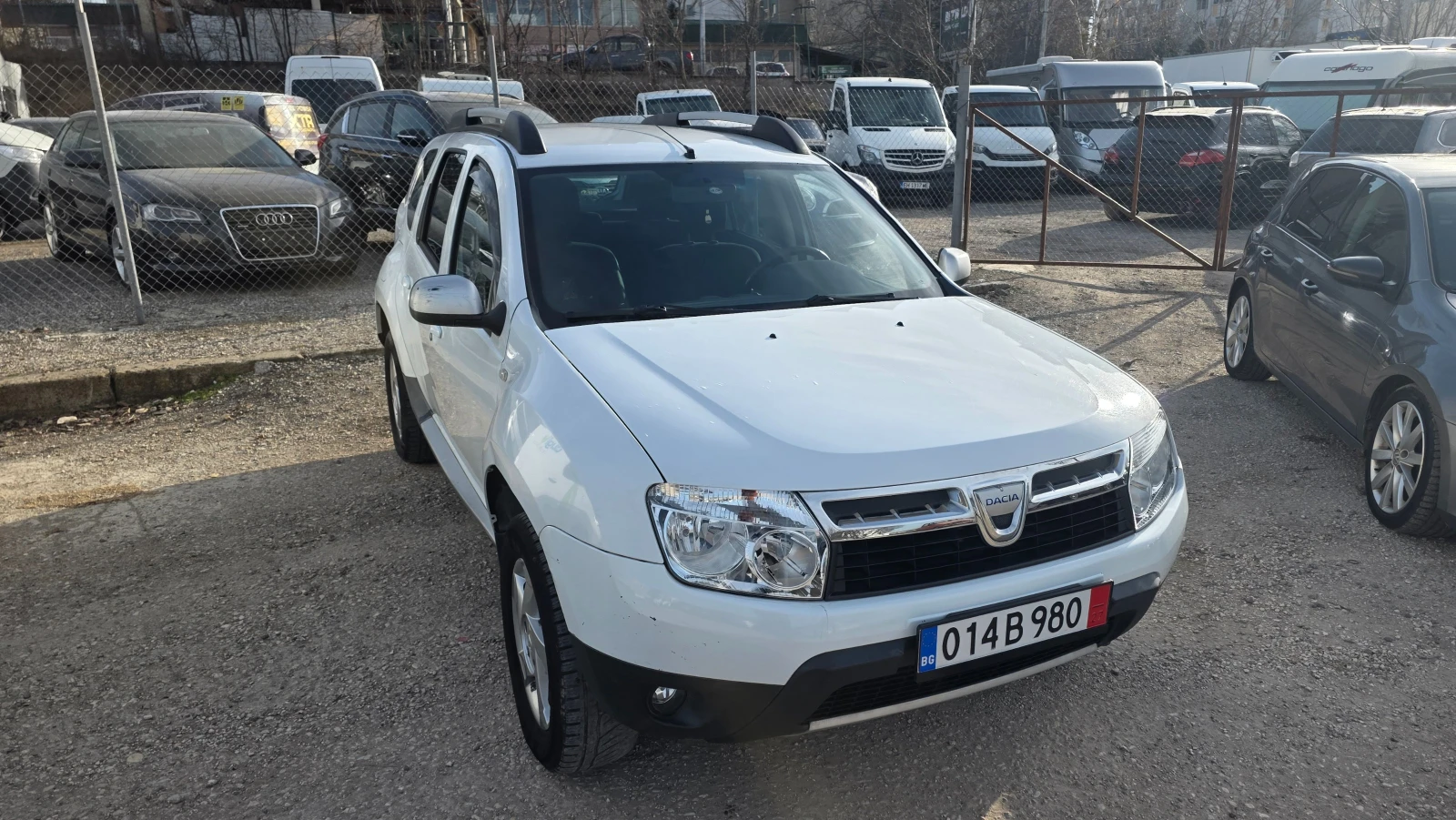 Dacia Duster 1.5dci, снимка 16 - Автомобили и джипове - 53773205
