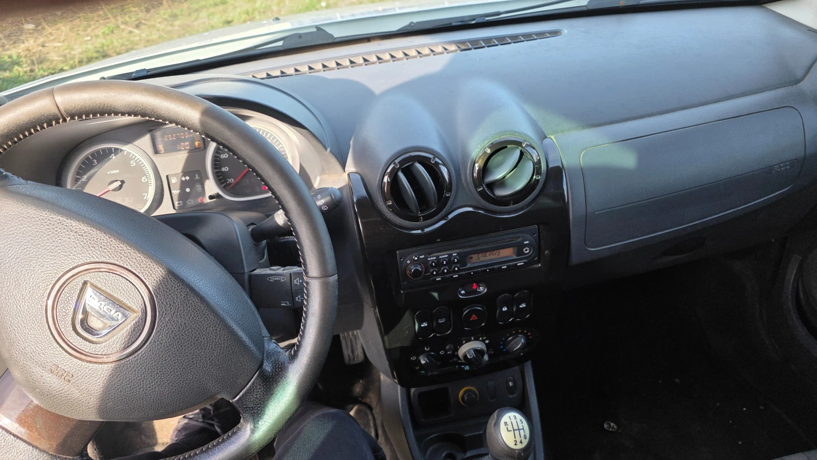 Dacia Duster 1.5dci, снимка 10 - Автомобили и джипове - 53773205