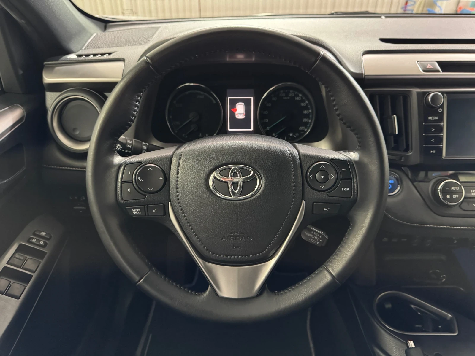 Toyota Rav4 2.5 HYBRID 4WD - AUTOMATIC - LOUNGE EDITION, снимка 11 - Автомобили и джипове - 54057148