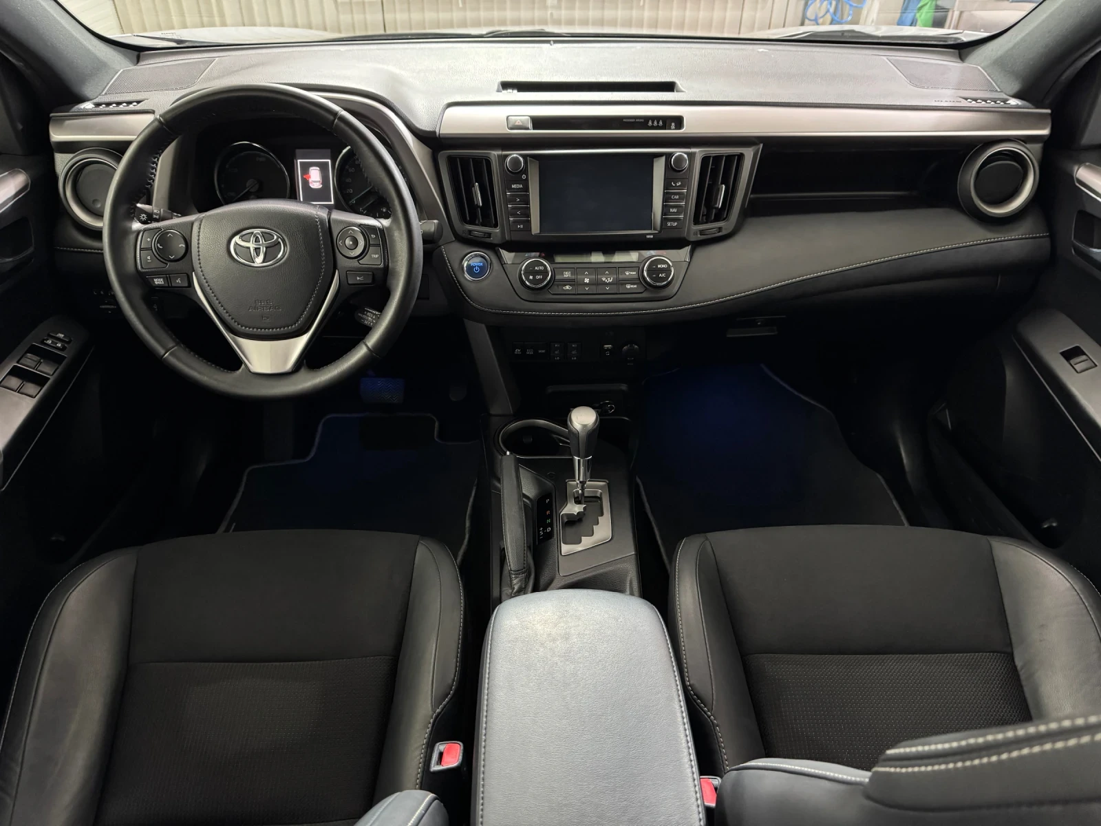 Toyota Rav4 2.5 HYBRID 4WD - AUTOMATIC - LOUNGE EDITION, снимка 10 - Автомобили и джипове - 54057148