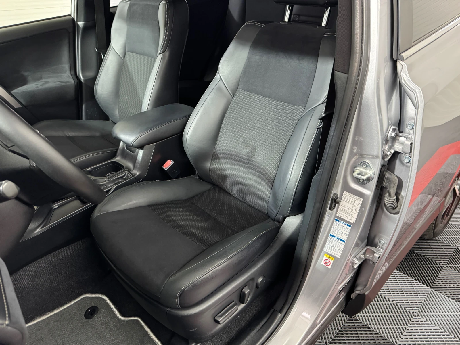 Toyota Rav4 2.5 HYBRID 4WD - AUTOMATIC - LOUNGE EDITION, снимка 15 - Автомобили и джипове - 54057148