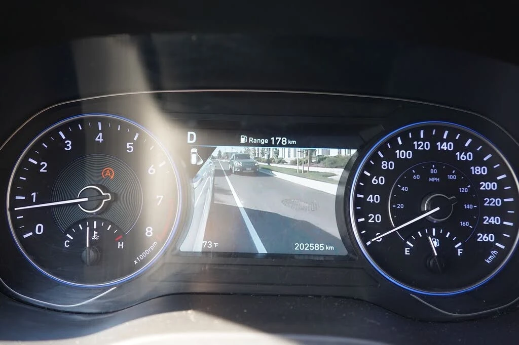 Hyundai Palisade Luxury* AWD* 360* КАМЕРИ* ШИБИДАХ*  , снимка 11 - Автомобили и джипове - 54586471