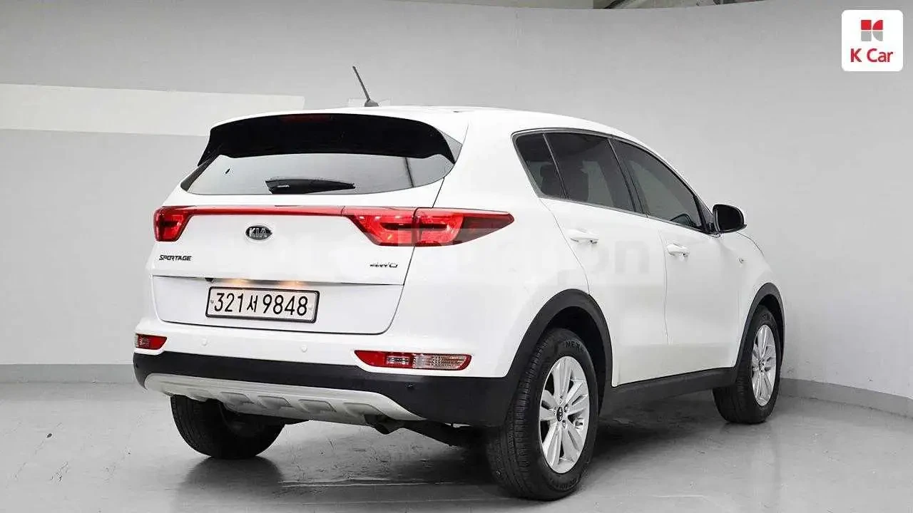 Kia Sportage 2.0 4x4| КОЖА| КАМЕРА| ВКЛ.ТЕХНОТЕСТ, снимка 3 - Автомобили и джипове - 54629140